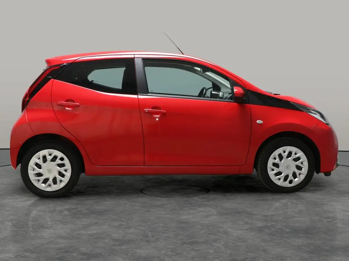 2021-toyota-aygo-10-vvt-i-x-play-tss-big-10