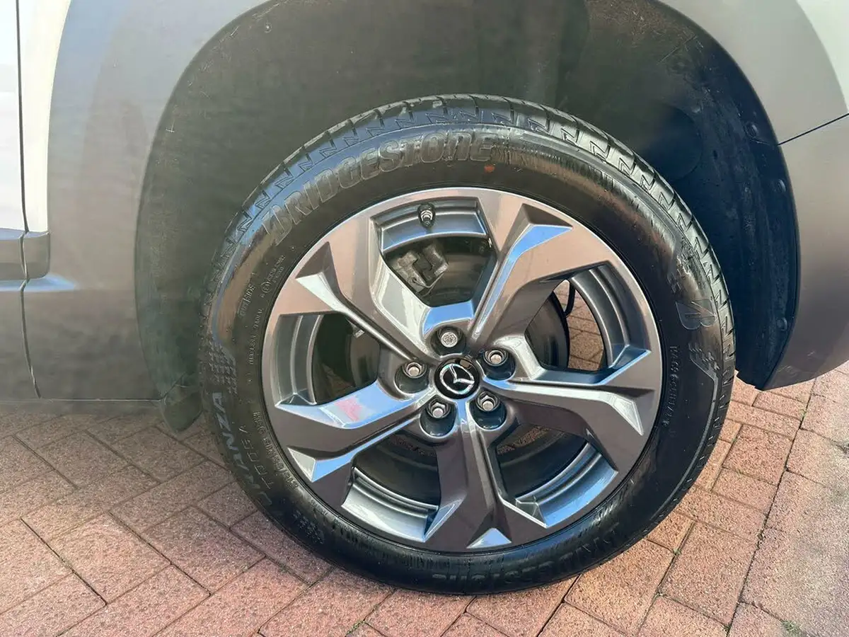 2023-mazda-mx-30-big-19