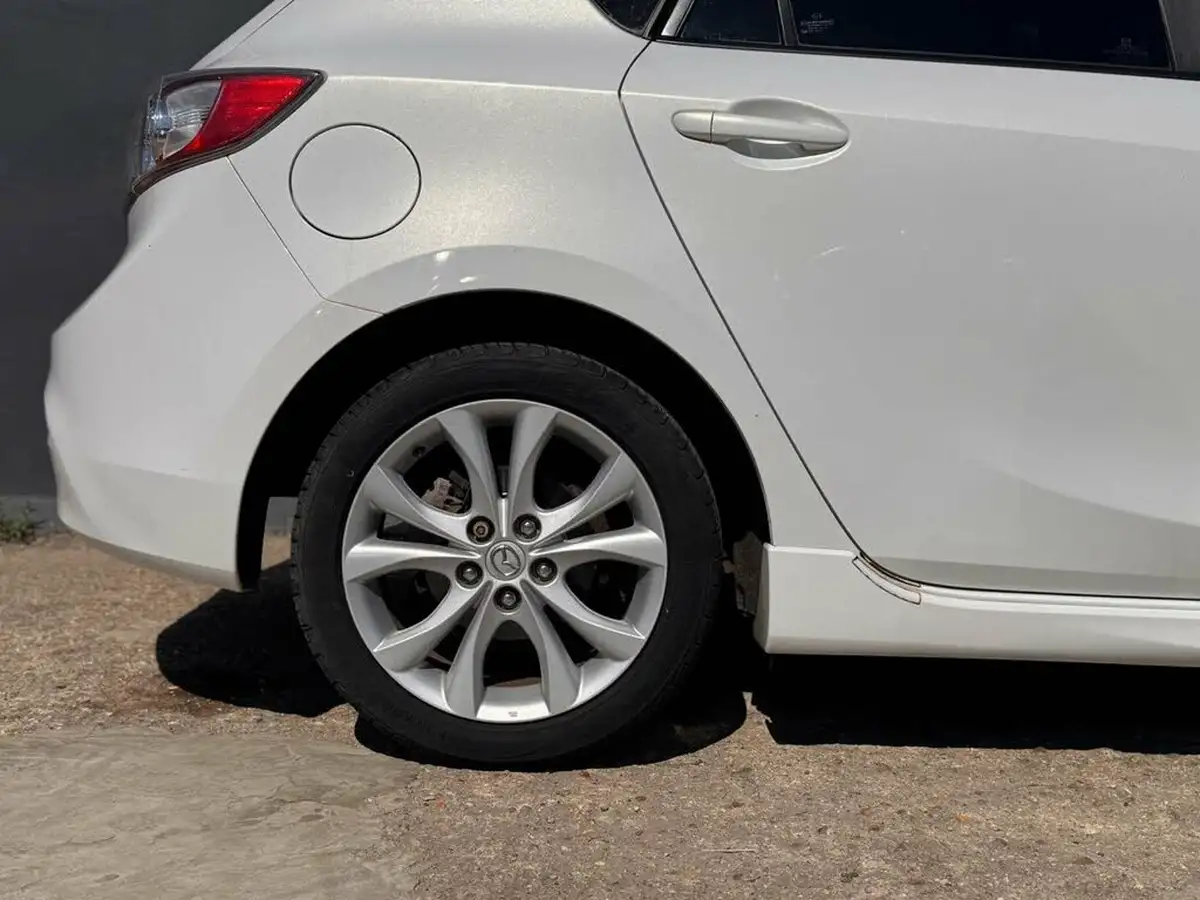 2010-mazda-mazda3-16-takuya-big-38