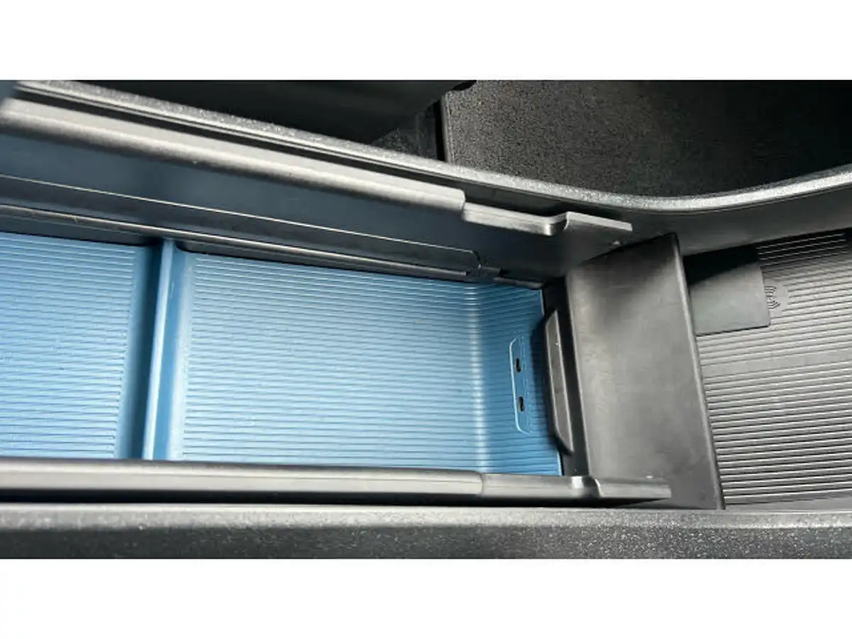 2024-volvo-ex30-e-single-motor-plus-extended-range-big-38