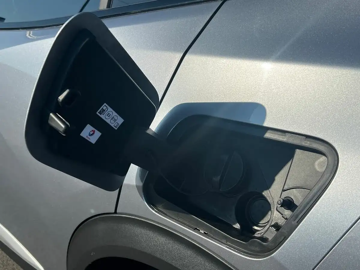 2020-peugeot-2008-suv-12-puretech-gt-line-big-30