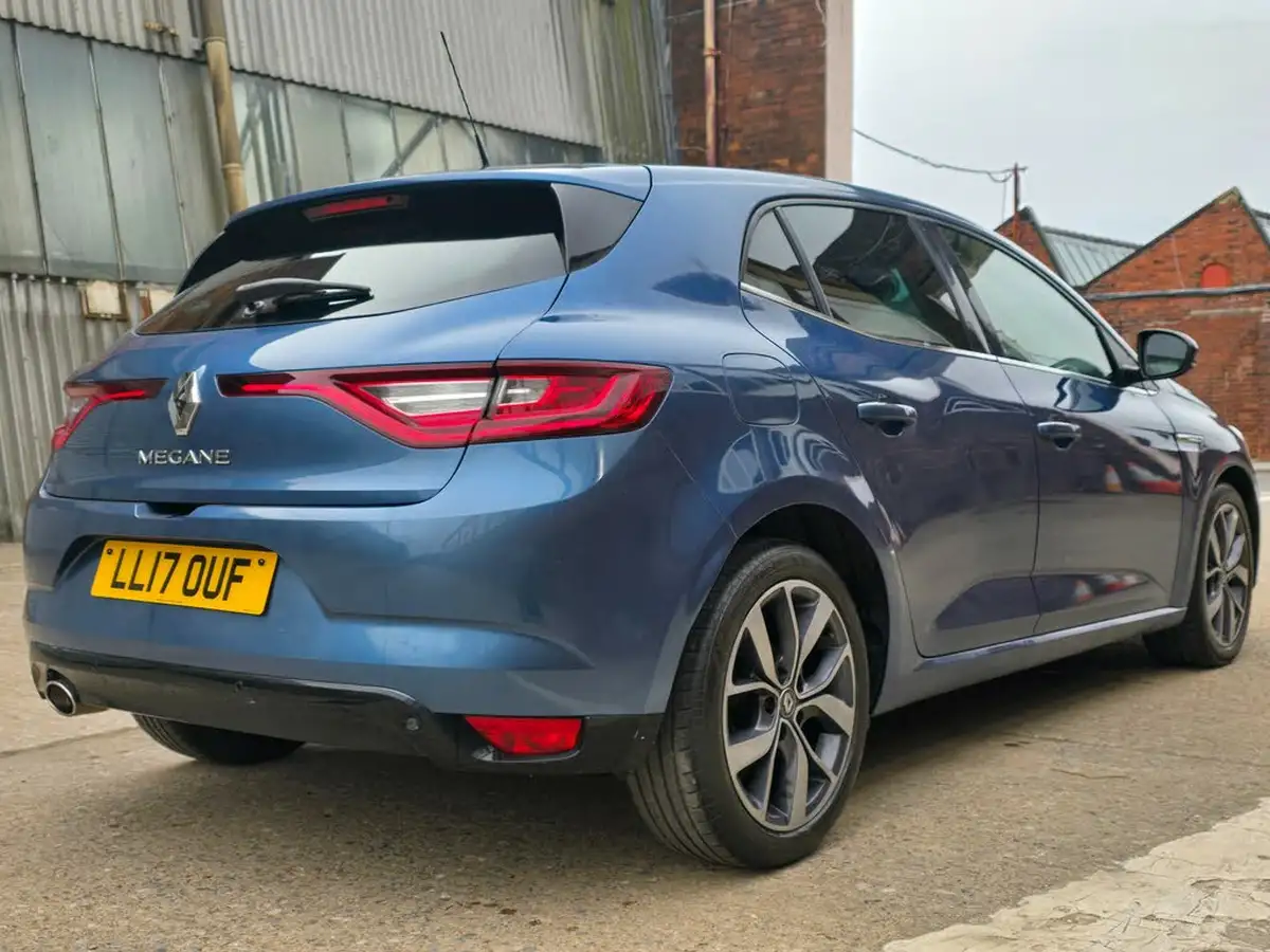 2017-renault-megane-15dci-dynamique-s-nav-hatchback-big-5