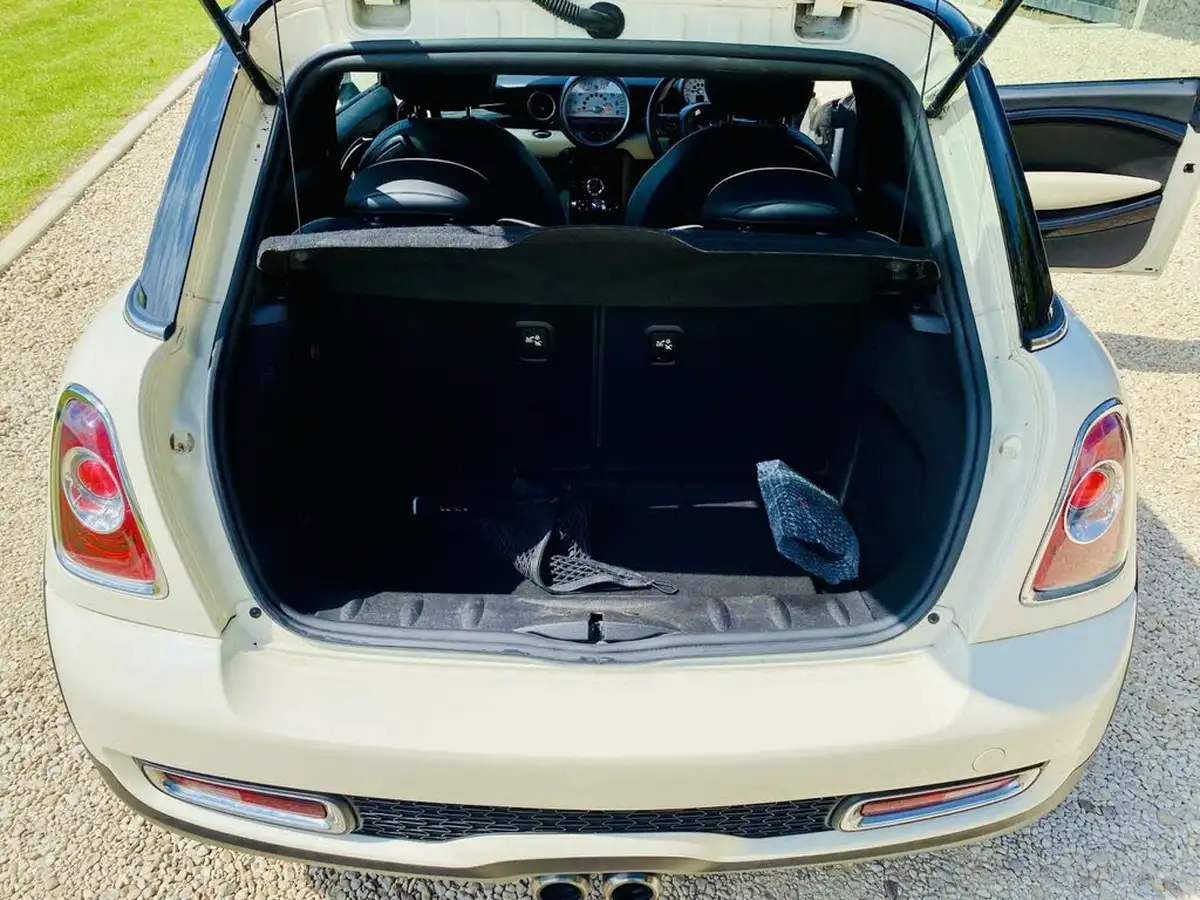 2011-mini-cooper-16-cooper-s-hatchback-3d-big-24