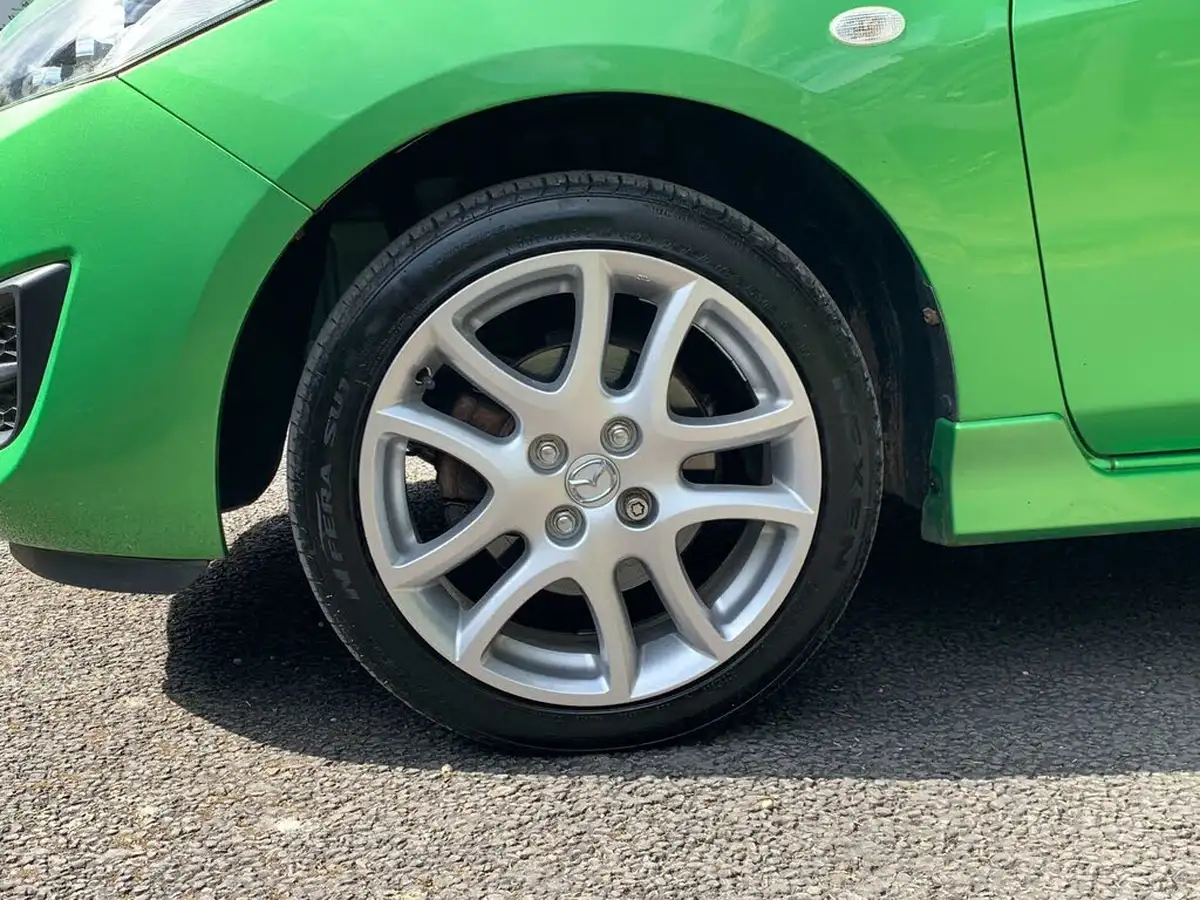 2012-mazda-mazda2-13-tamura-5d-big-30
