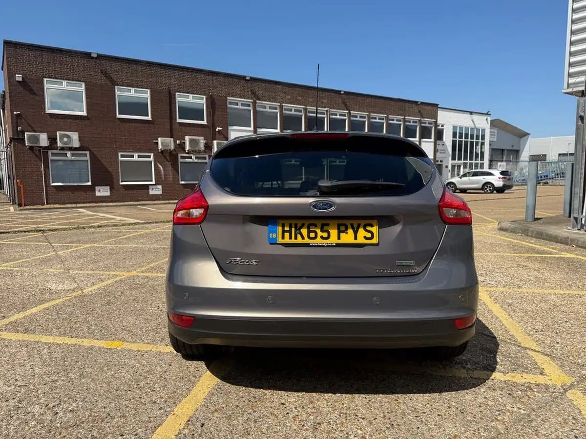 2015-ford-focus-10t-titanium-125ps-hatchback-big-7