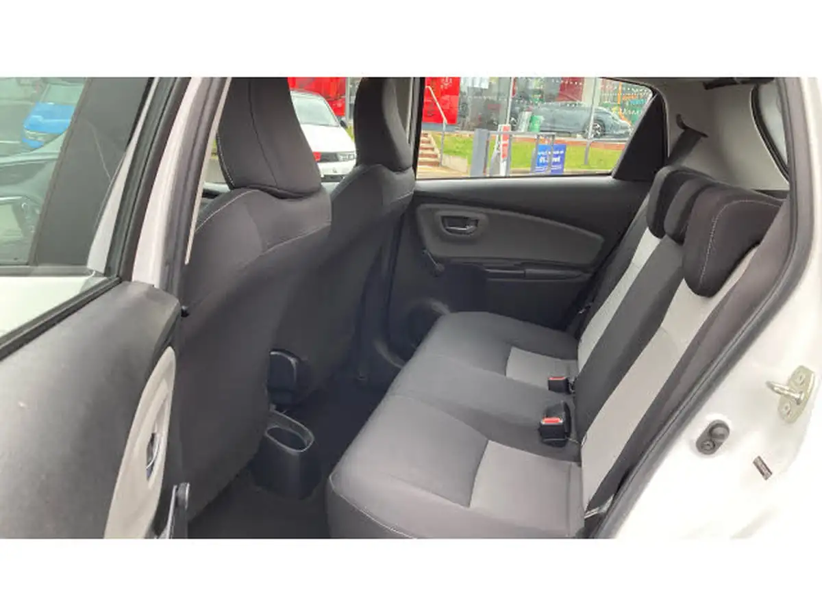 2017-toyota-yaris-15-vvt-i-icon-111bhp-big-15