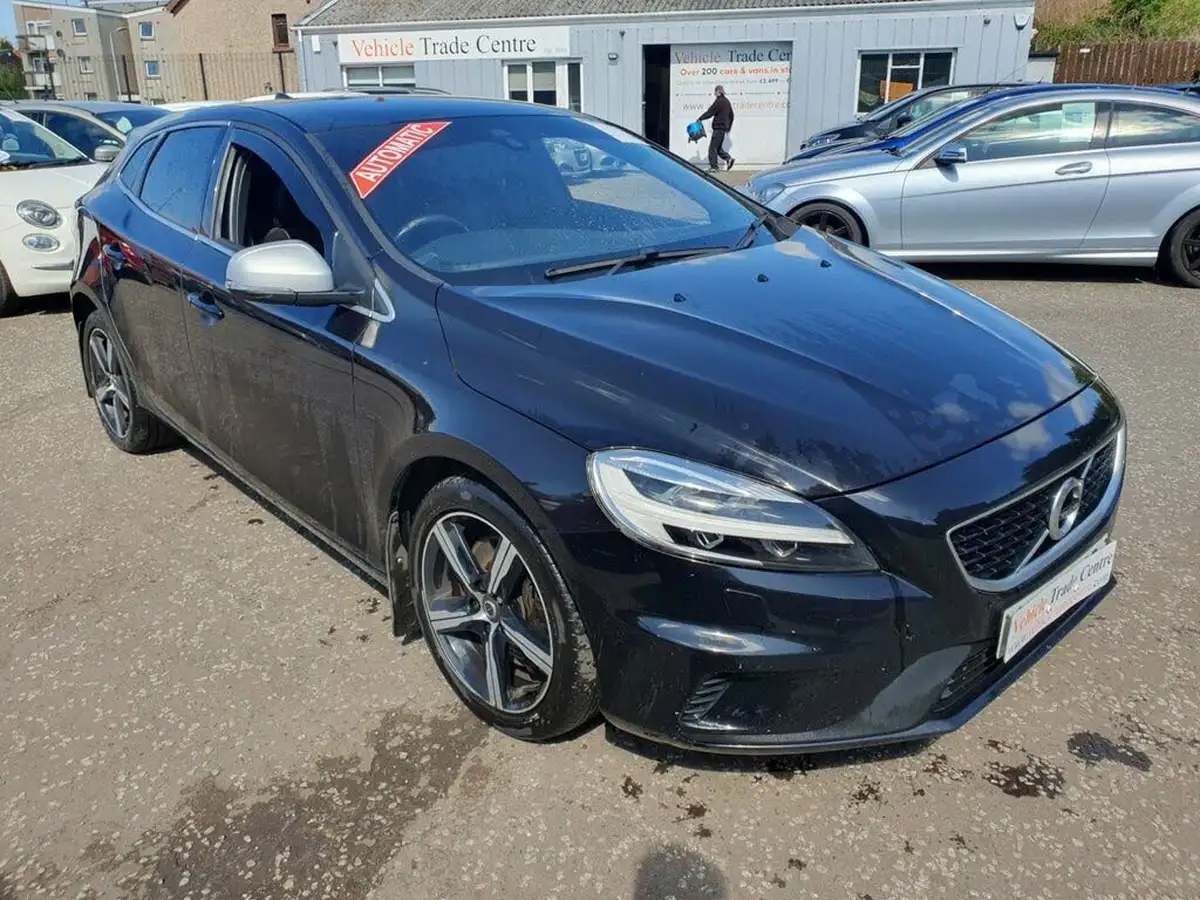 2017-volvo-v40-20td-d3-r-design-nav-plus-geartronic-big-0
