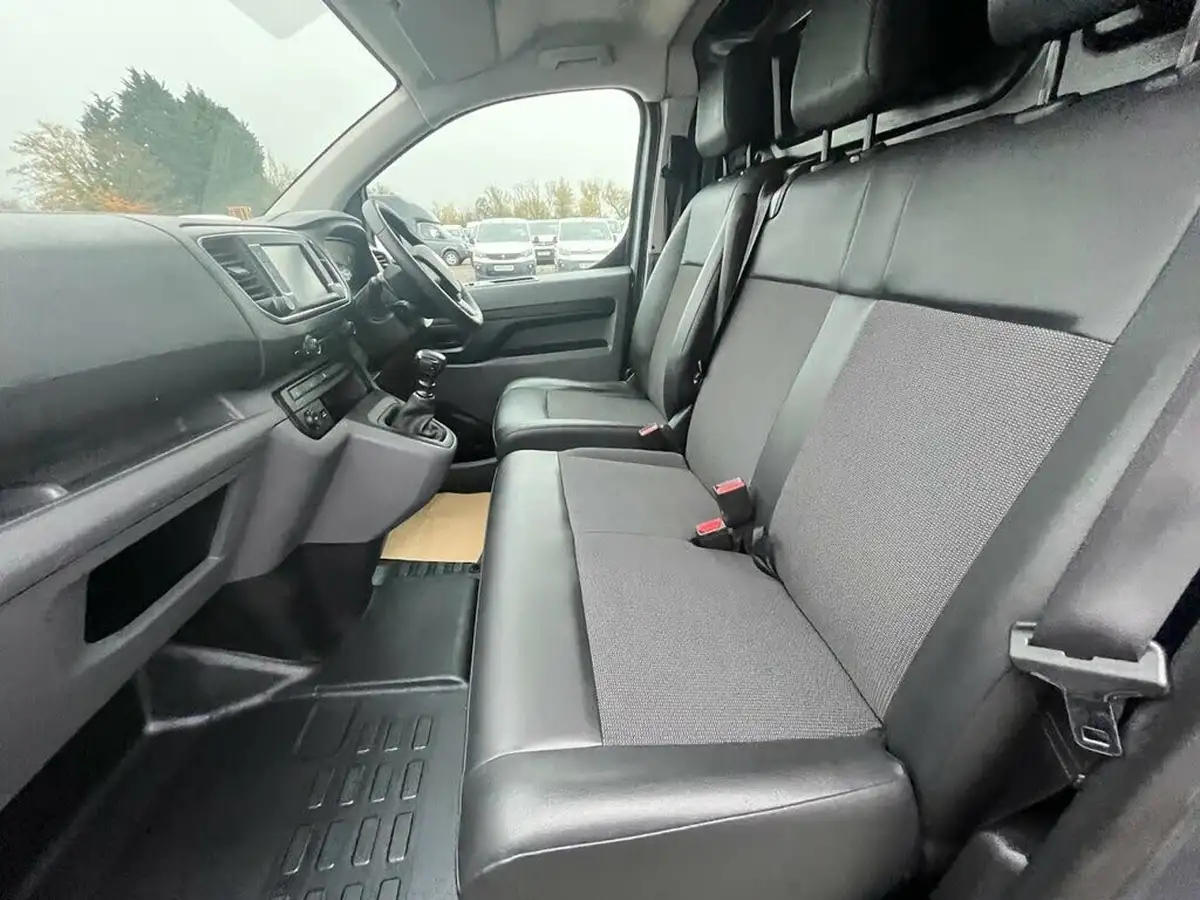2020-vauxhall-vivaro-20td-3100-l2h1-dynamic-big-15