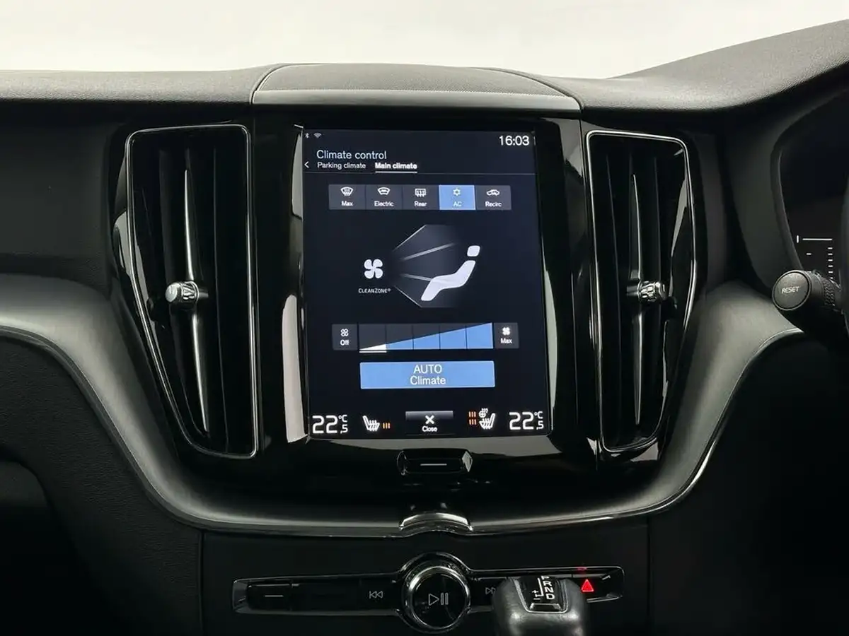 2017-volvo-xc60-20td-d4-momentum-pro-geartronic-big-23