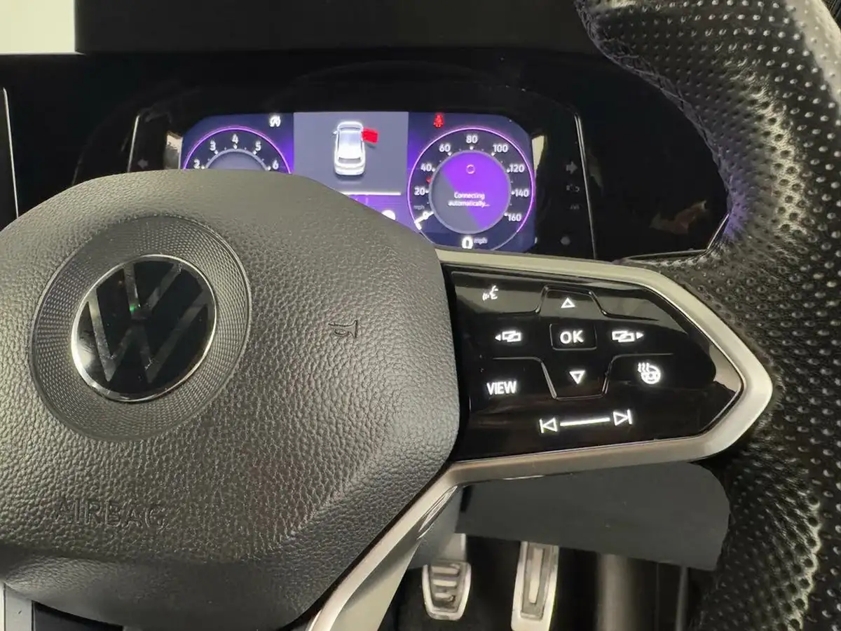 2022-volkswagen-golf-15-tsi-r-line-150ps-hatchback-big-22