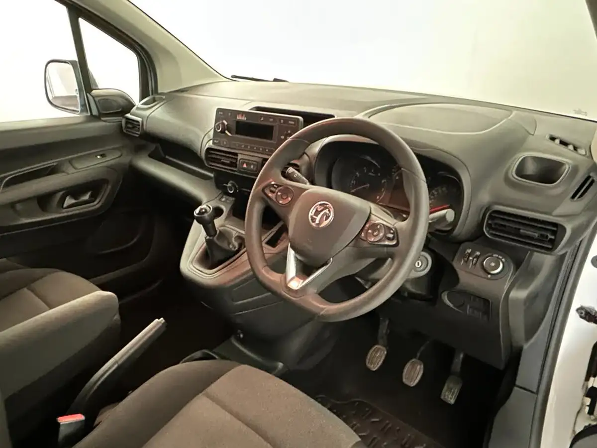 2021-vauxhall-combo-15cdti-dynamic-2300-100pseu6dt-l1h1-panel-big-18