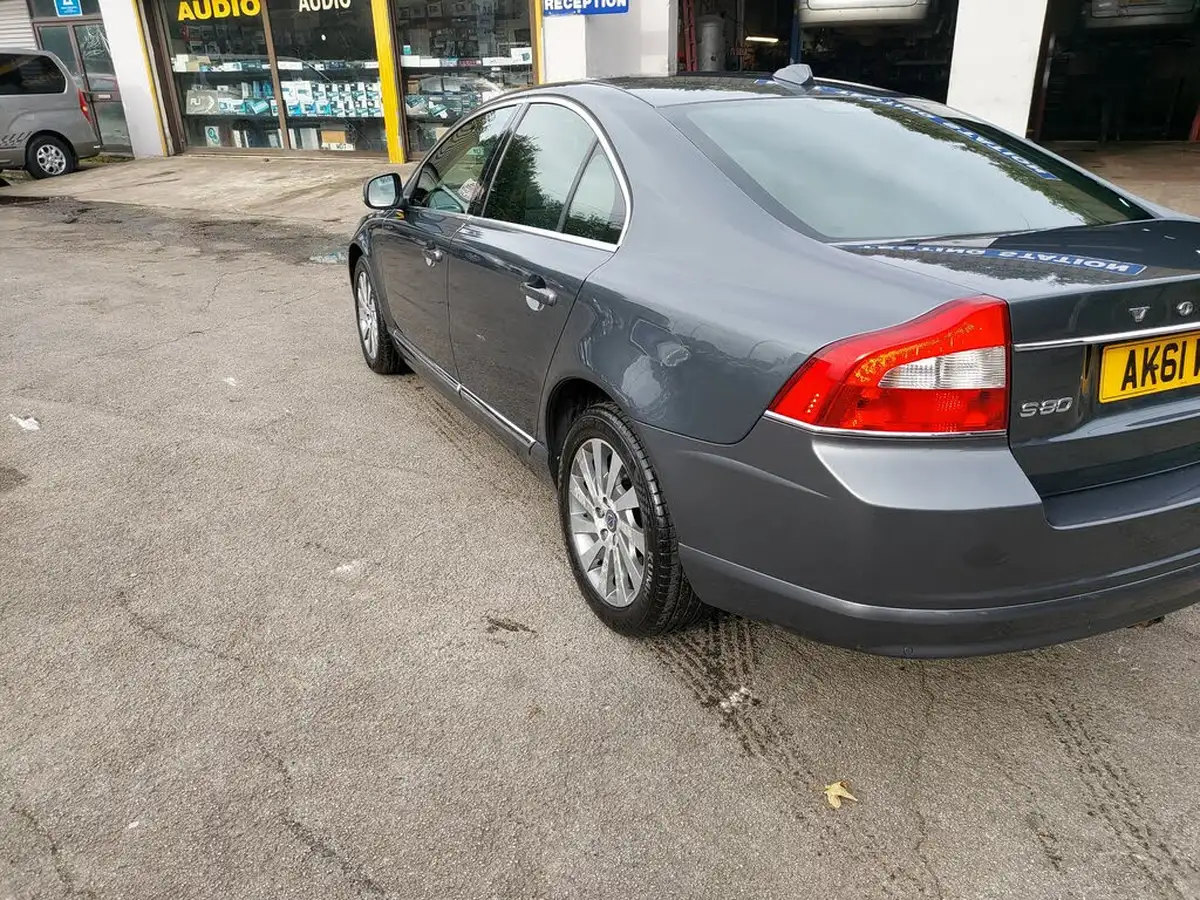 2011-volvo-s80-big-5