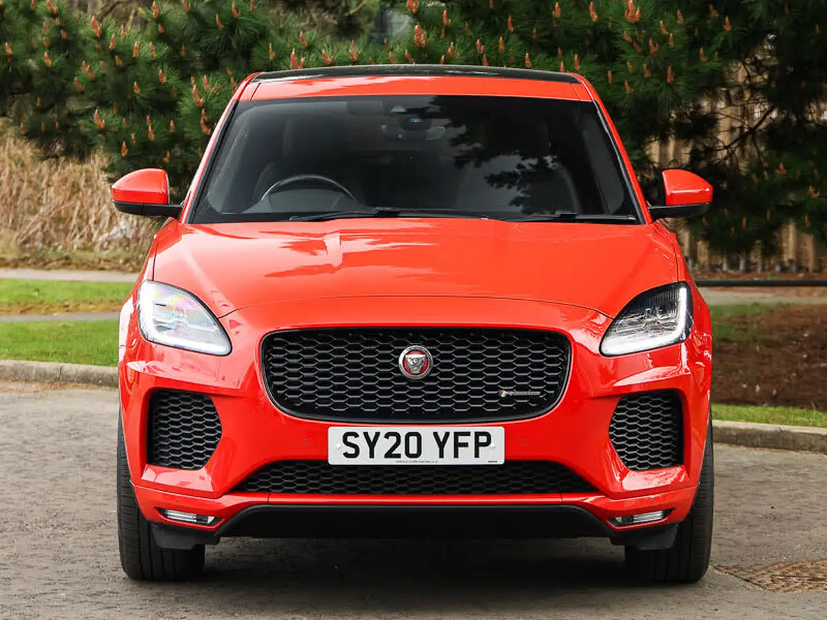 2020-jaguar-e-pace-20-i4-chequered-flag-200ps-big-12