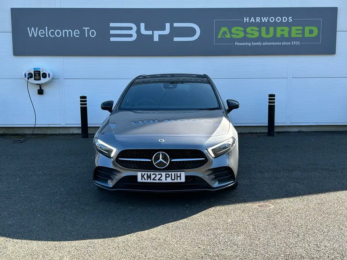 2022-mercedes-benz-a-class-20-a250-amg-line-premium-plus-edition-hatchback-5d-big-15