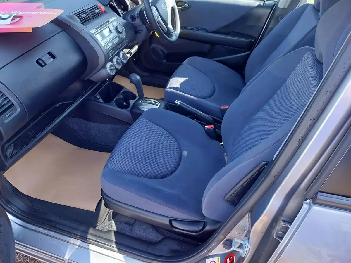 2007-honda-jazz-14-se-cvt-7-big-18