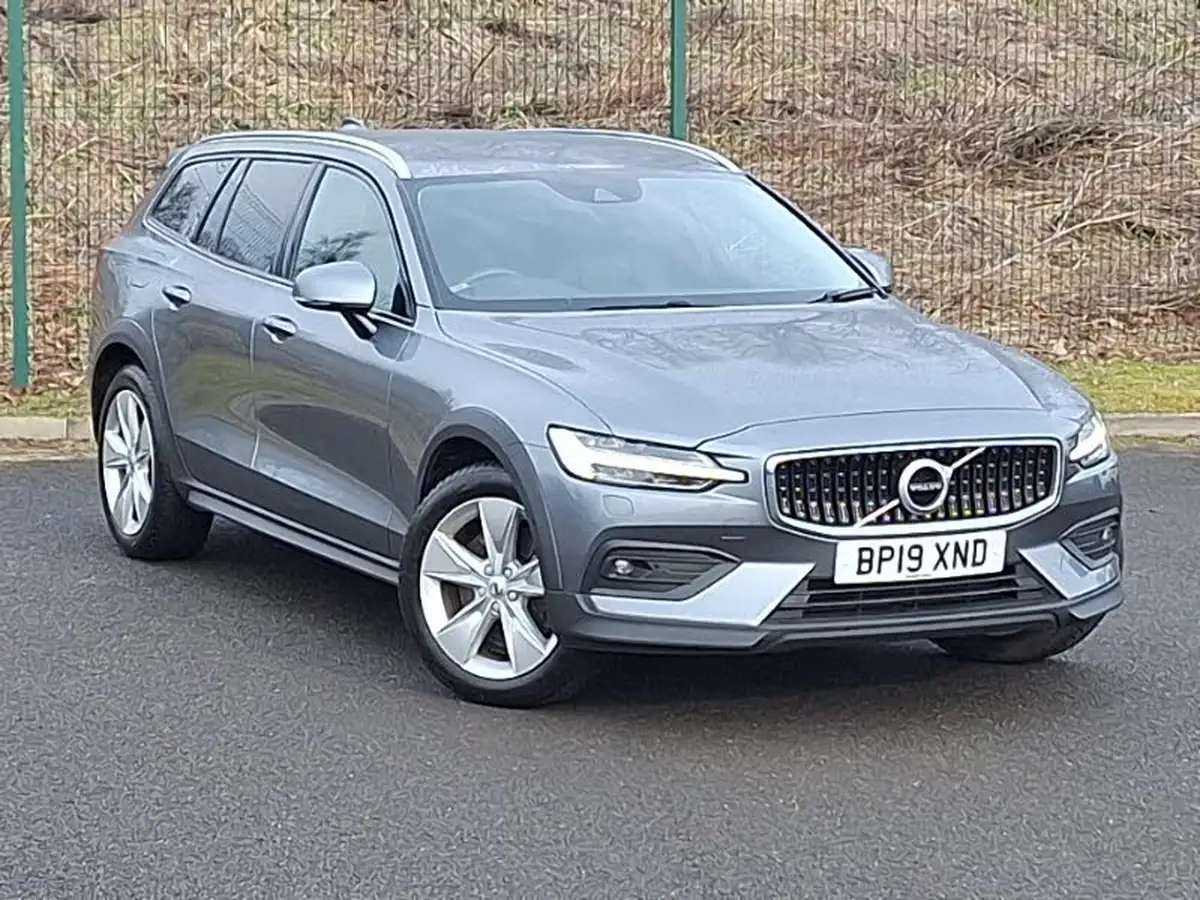 2019-volvo-v60-20td-d4-cross-country-big-11