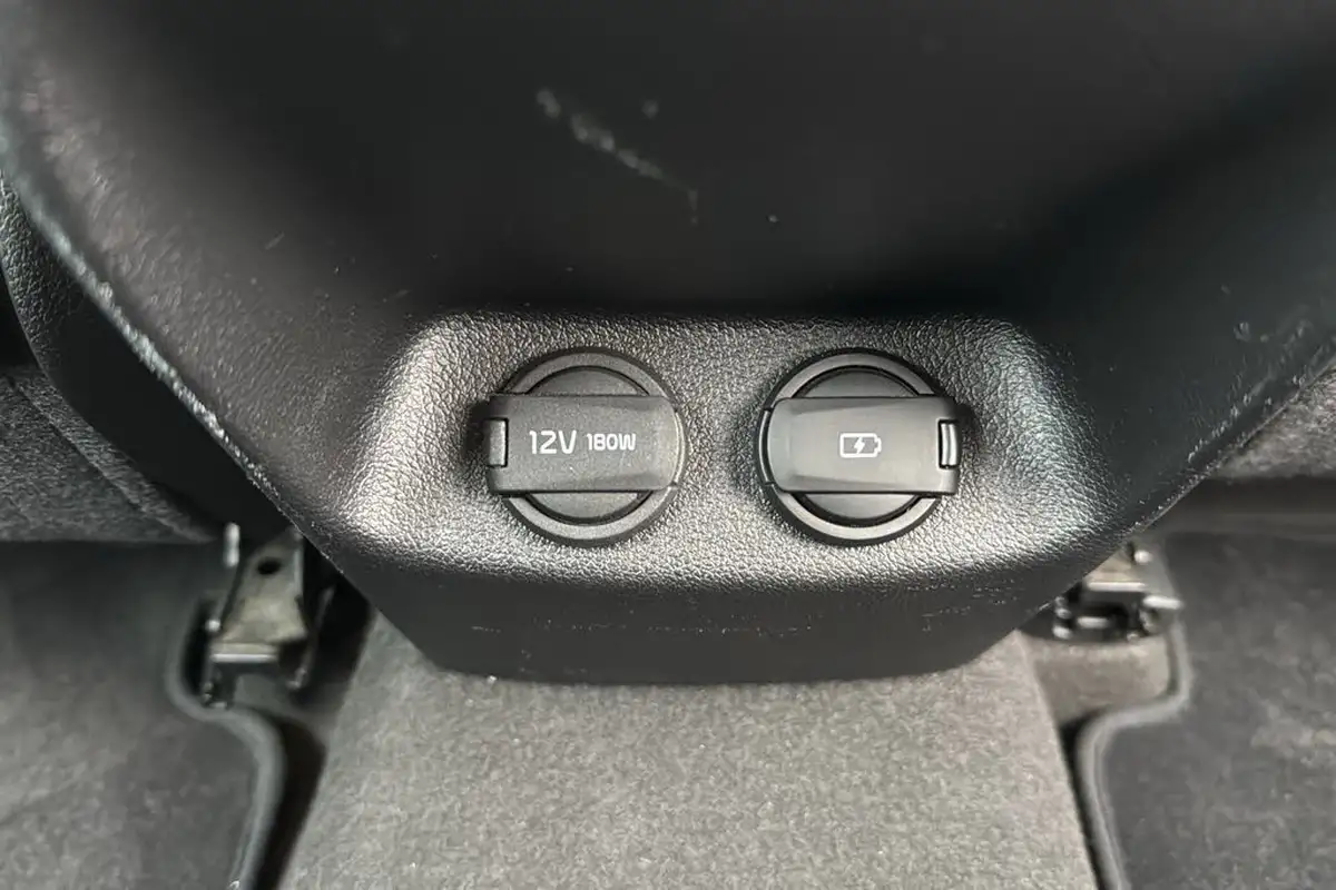 2016-kia-optima-20-gdi-phev-big-37