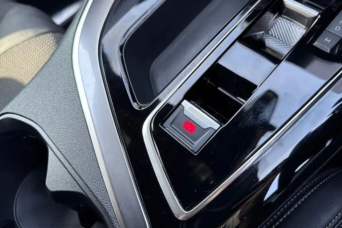 2024-peugeot-3008-suv-12-puretech-gt-130bhp-ss-eat8-big-59