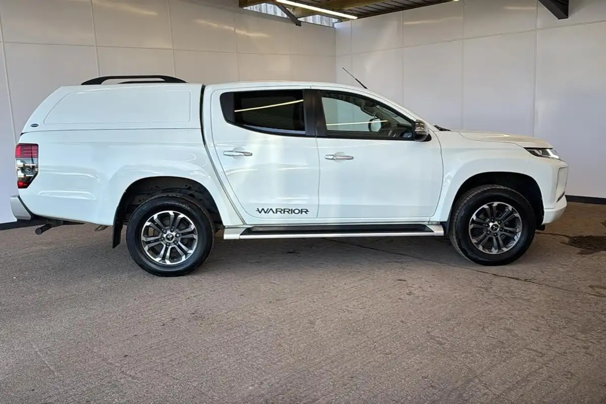 2019-mitsubishi-l200-22di-d-warrior-big-8