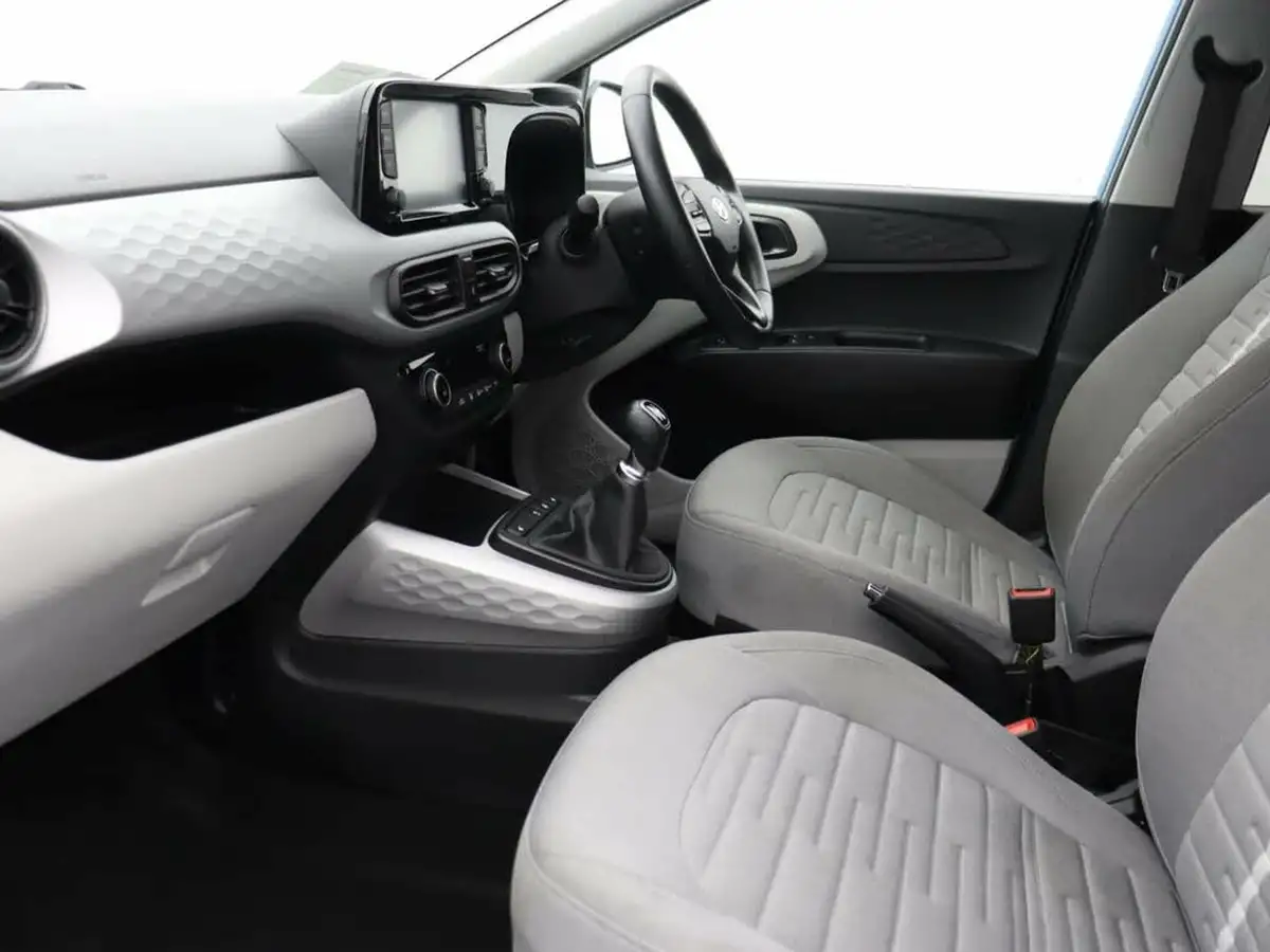 2021-hyundai-i10-10-premium-big-20