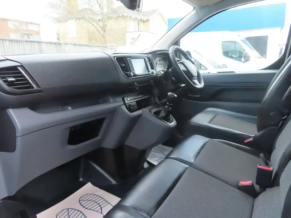 2020-vauxhall-vivaro-20td-3100-l2h1-sportive-120pseu6dt-panel-big-33