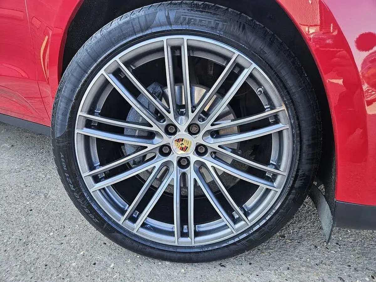 2018-porsche-macan-big-9