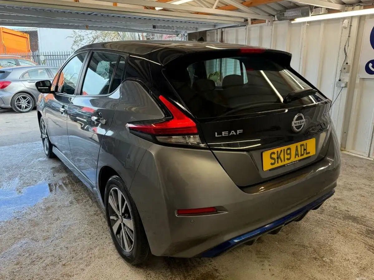 2019-nissan-leaf-e-acenta-big-12