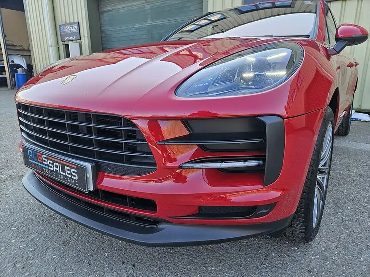 2018-porsche-macan-big-33