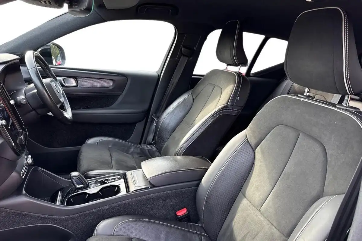 2020-volvo-xc40-20-b4-r-design-awd-big-10