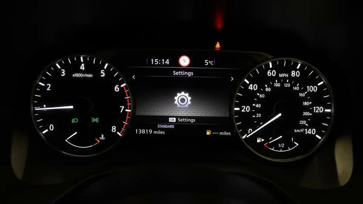 2021-nissan-qashqai-13-dig-t-visia-big-9