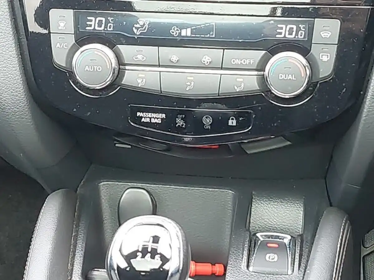 2016-nissan-qashqai-12-dig-t-n-connecta-big-10