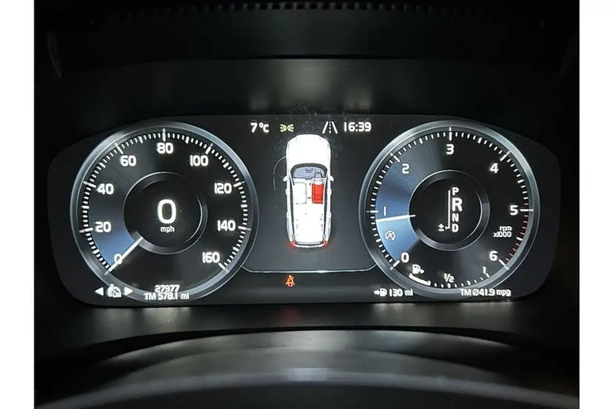 2020-volvo-v60-20td-d3-momentum-plus-geartronic-big-6