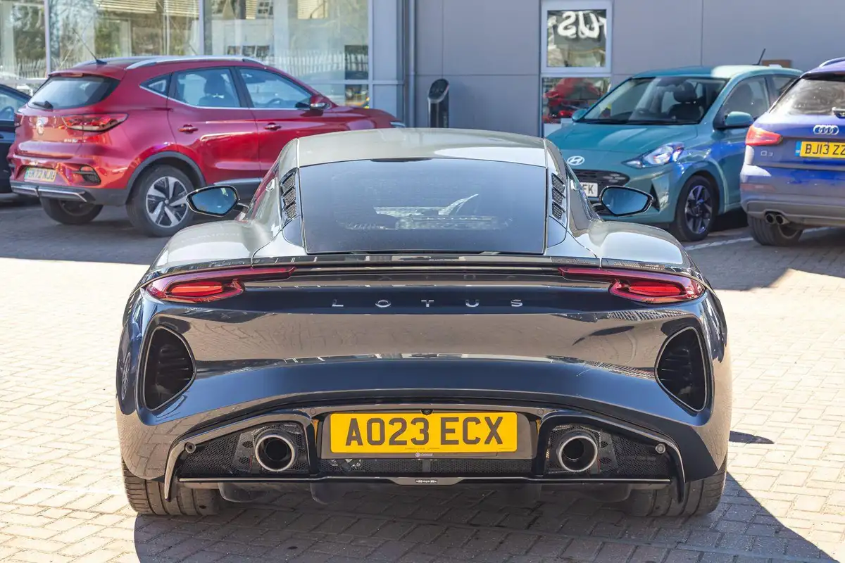 2023-lotus-emira-35-first-edition-v6-big-5