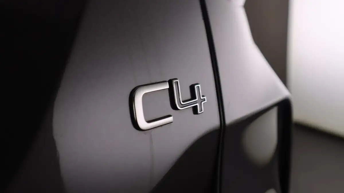2023-citroen-c4-15bluehdi-shine-plus-big-22