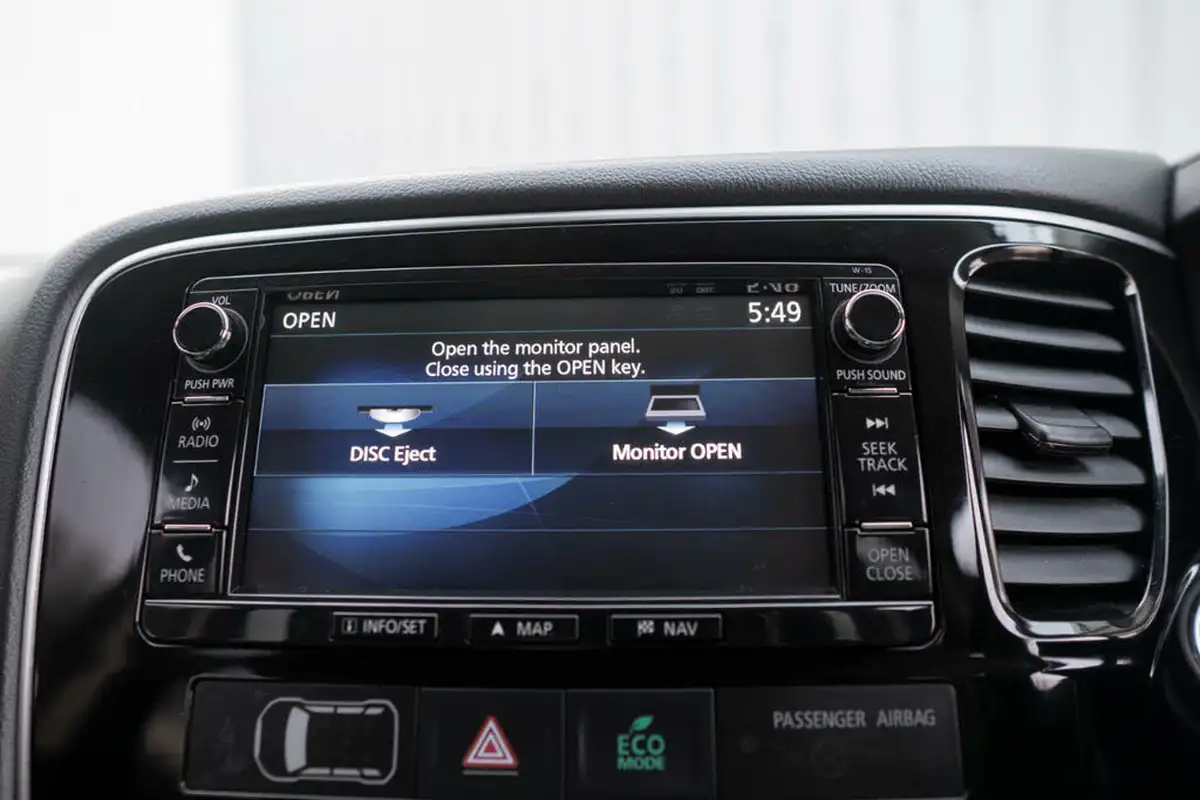 2016-mitsubishi-outlander-20-gx5hs-phev-big-36