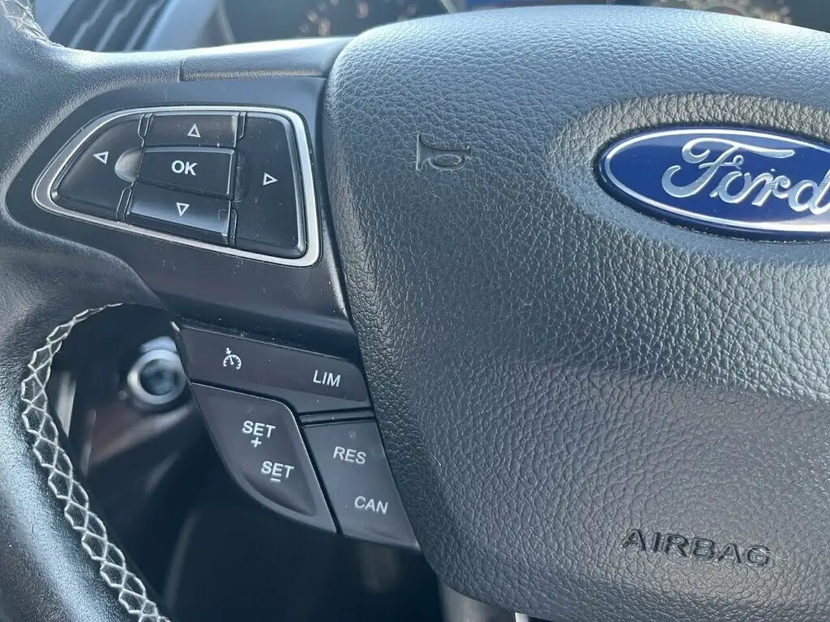 2017-ford-kuga-20tdci-st-line-180ps-awd-ss-big-31