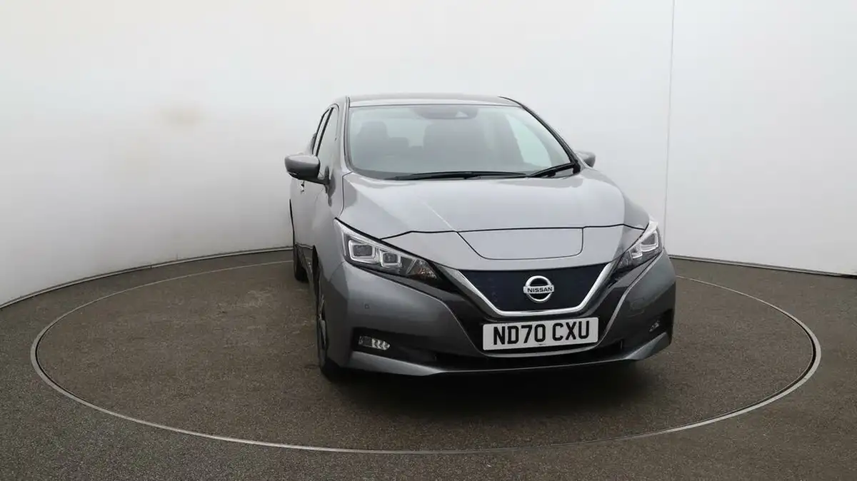 2020-nissan-leaf-e-tekna-big-35