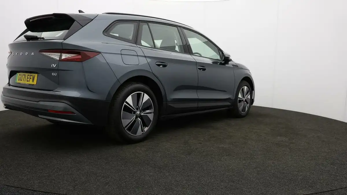 2022-skoda-enyaq-e-60-big-77