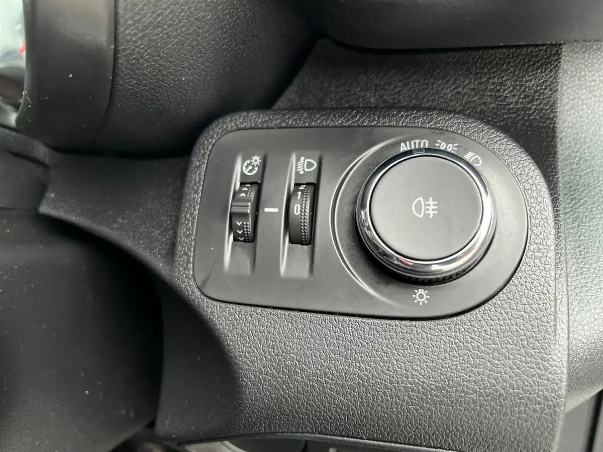 2021-vauxhall-combo-15cdti-dynamic-2300-100pseu6dt-l1h1-panel-big-25