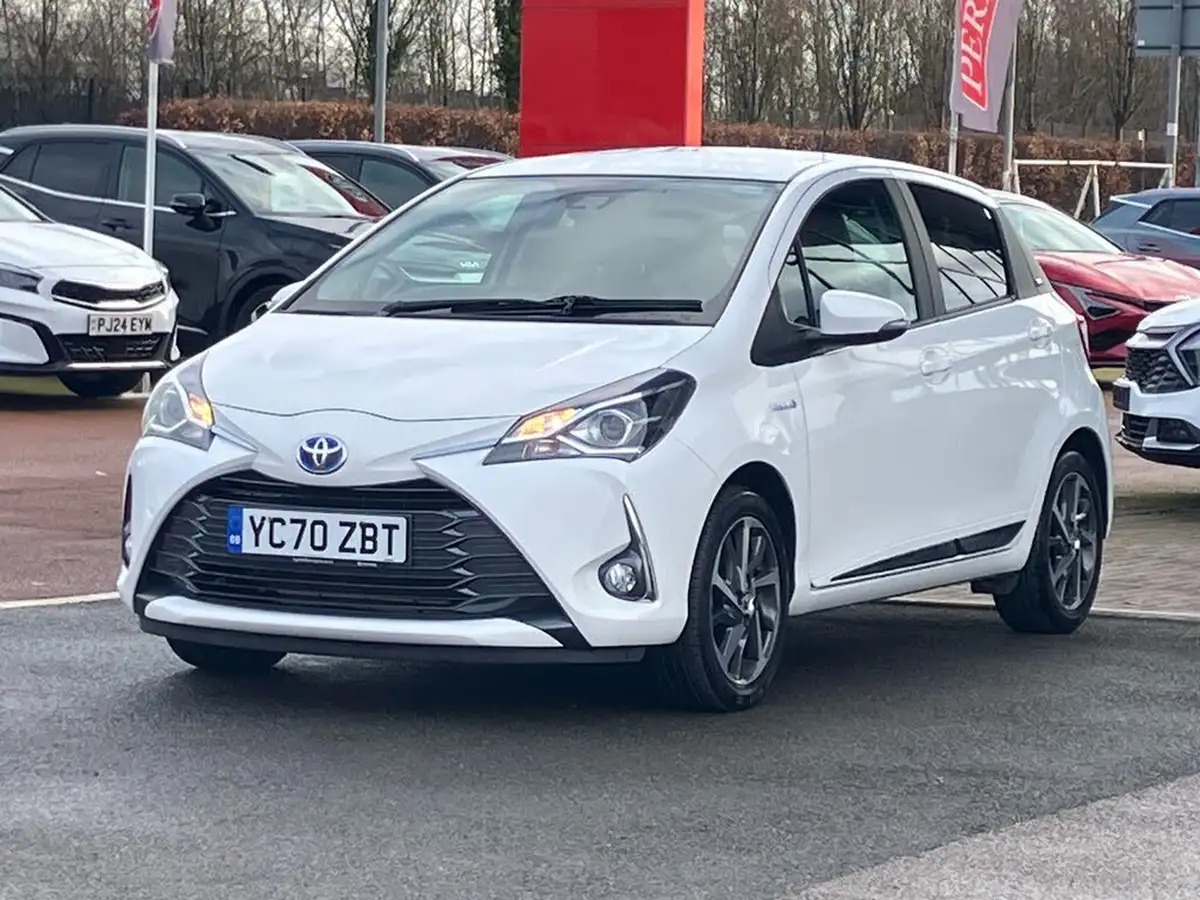 2020-toyota-yaris-15-vvt-i-y20-98bhp-hybrid-1497cc-e-cvt-big-31