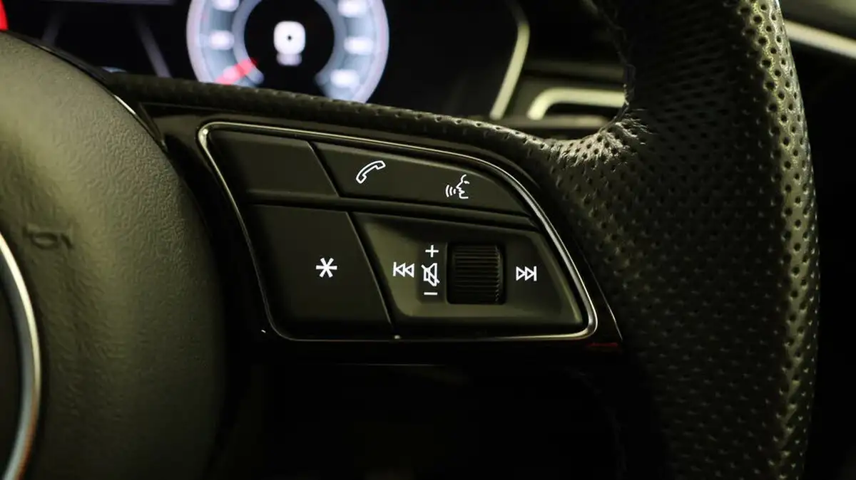 2021-audi-a4-avant-20-35-tfsi-black-edition-big-22