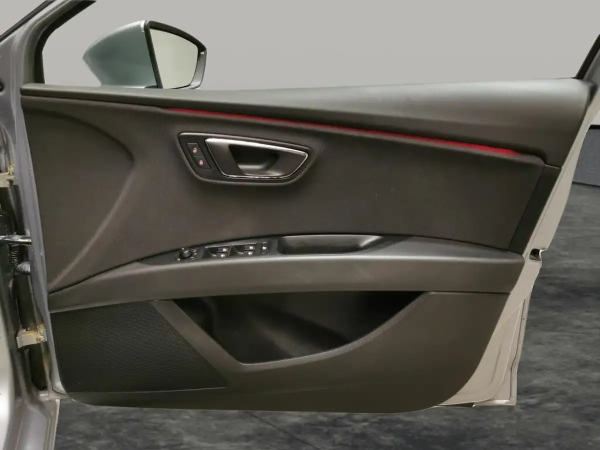 2017-seat-leon-14-tsi-fr-technology-hatchback-5d-big-40