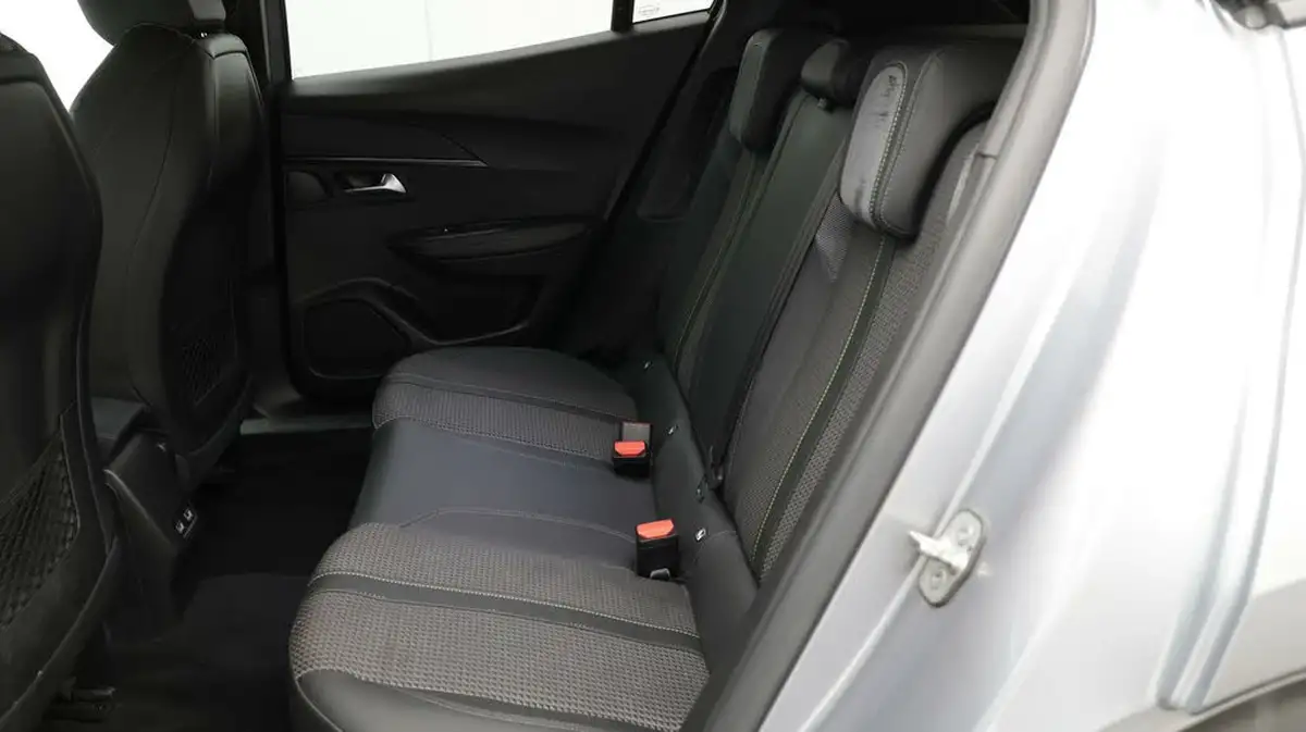 2021-peugeot-2008-suv-e-gt-big-16