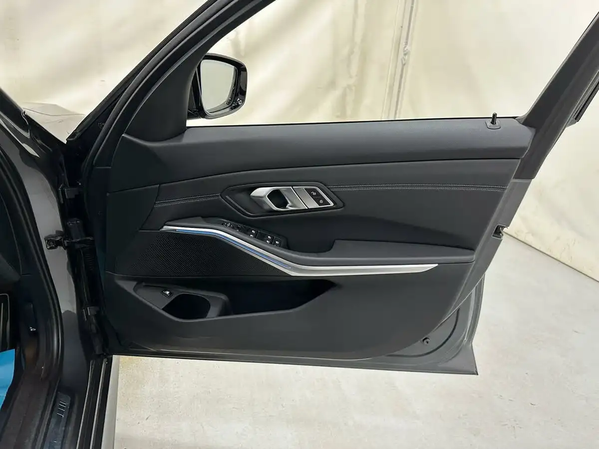 2020-bmw-3-series-20-330e-m-sport-saloon-4d-big-29