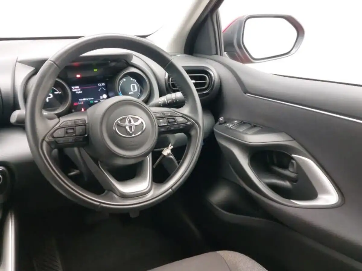 2022-toyota-yaris-15-vvt-i-design-big-10