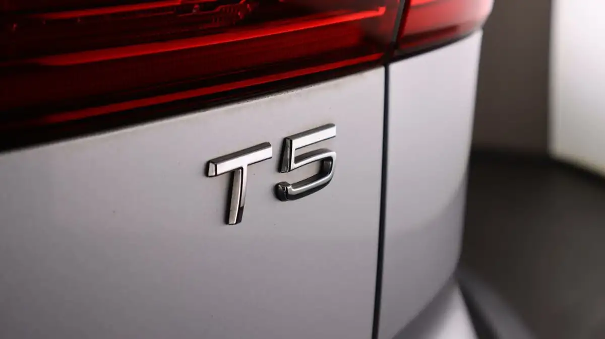 2019-volvo-xc60-20-t5-momentum-pro-big-20