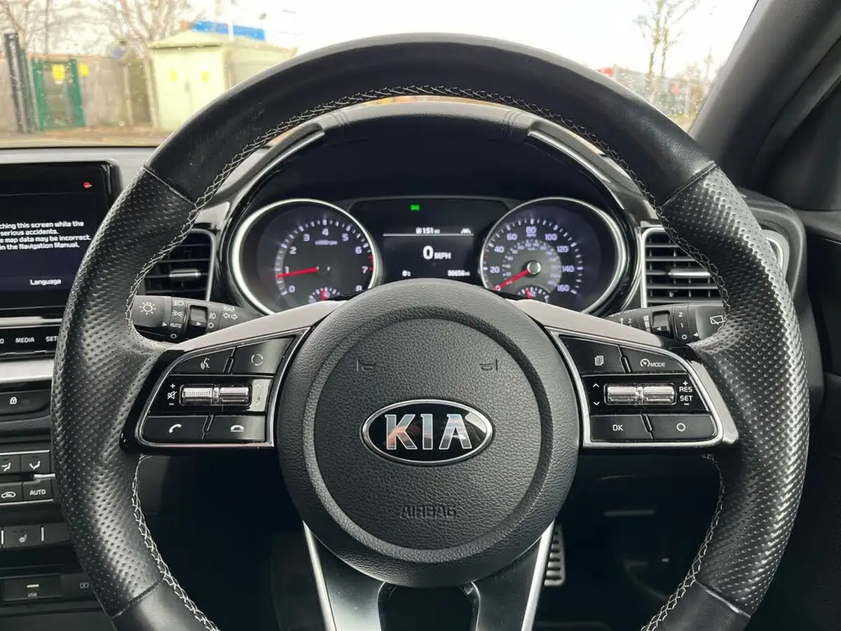 2021-kia-ceed-15-t-gdi-gt-line-big-21