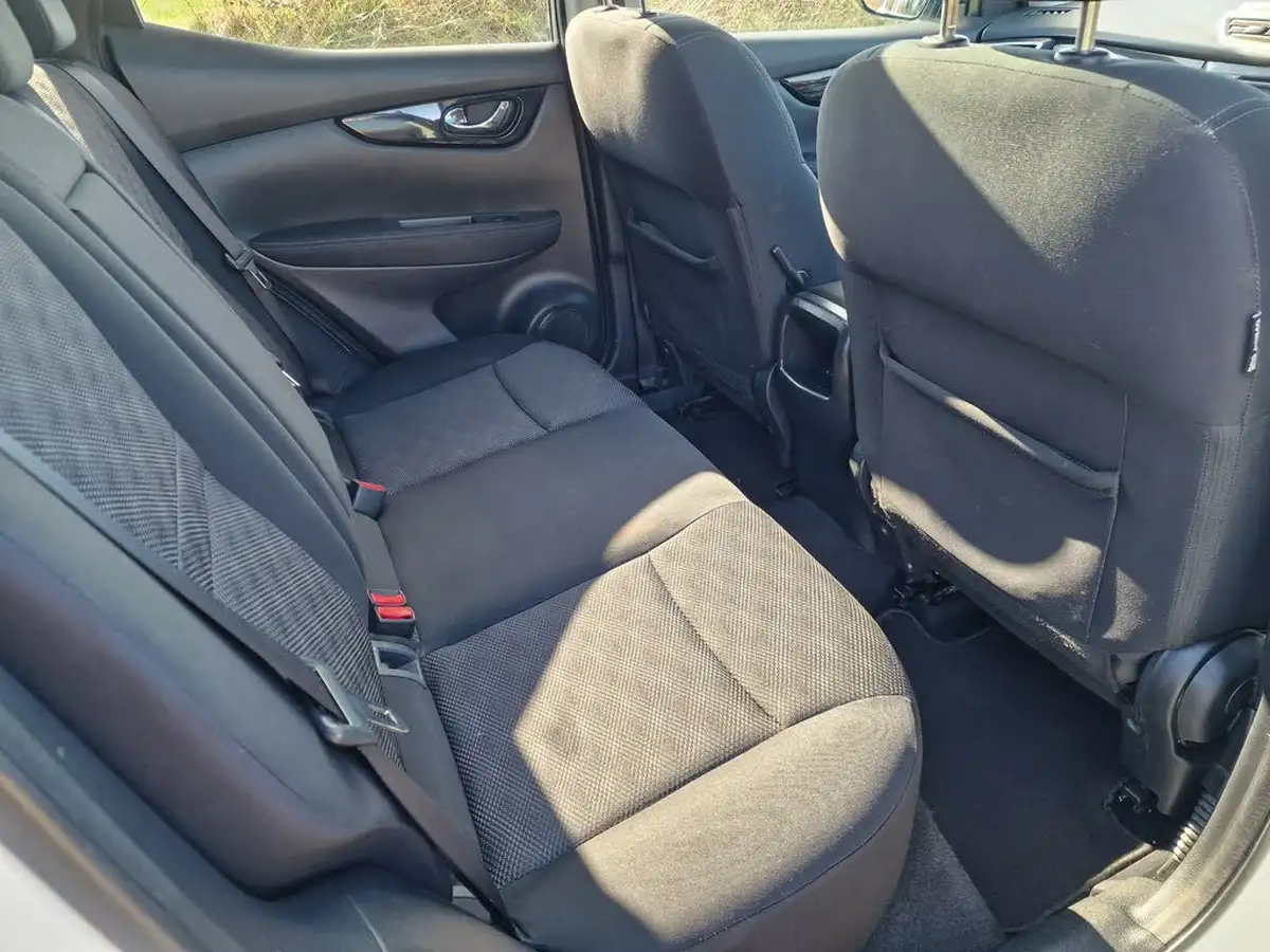 2015-nissan-qashqai-12-n-tec-big-13