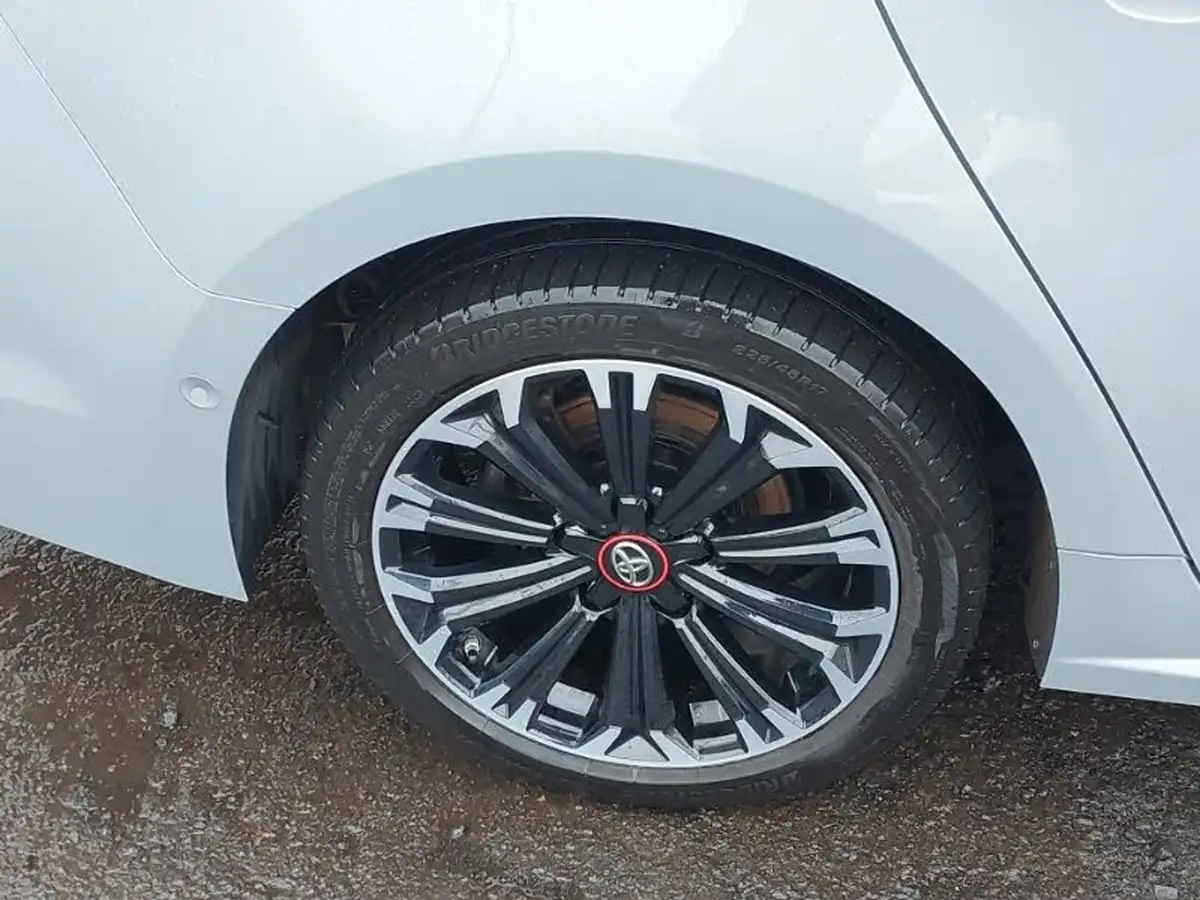 2022-toyota-corolla-18-vvt-i-gr-sport-138bhp-touring-sports-big-11
