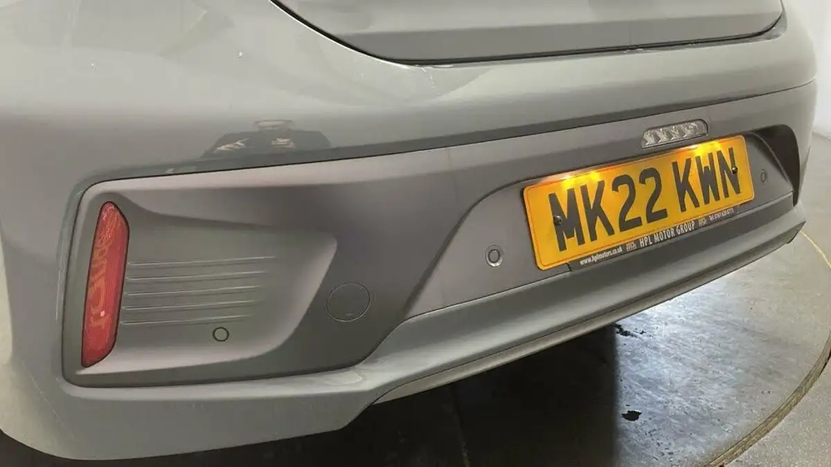 2022-hyundai-ioniq-e-premium-se-electric-big-13